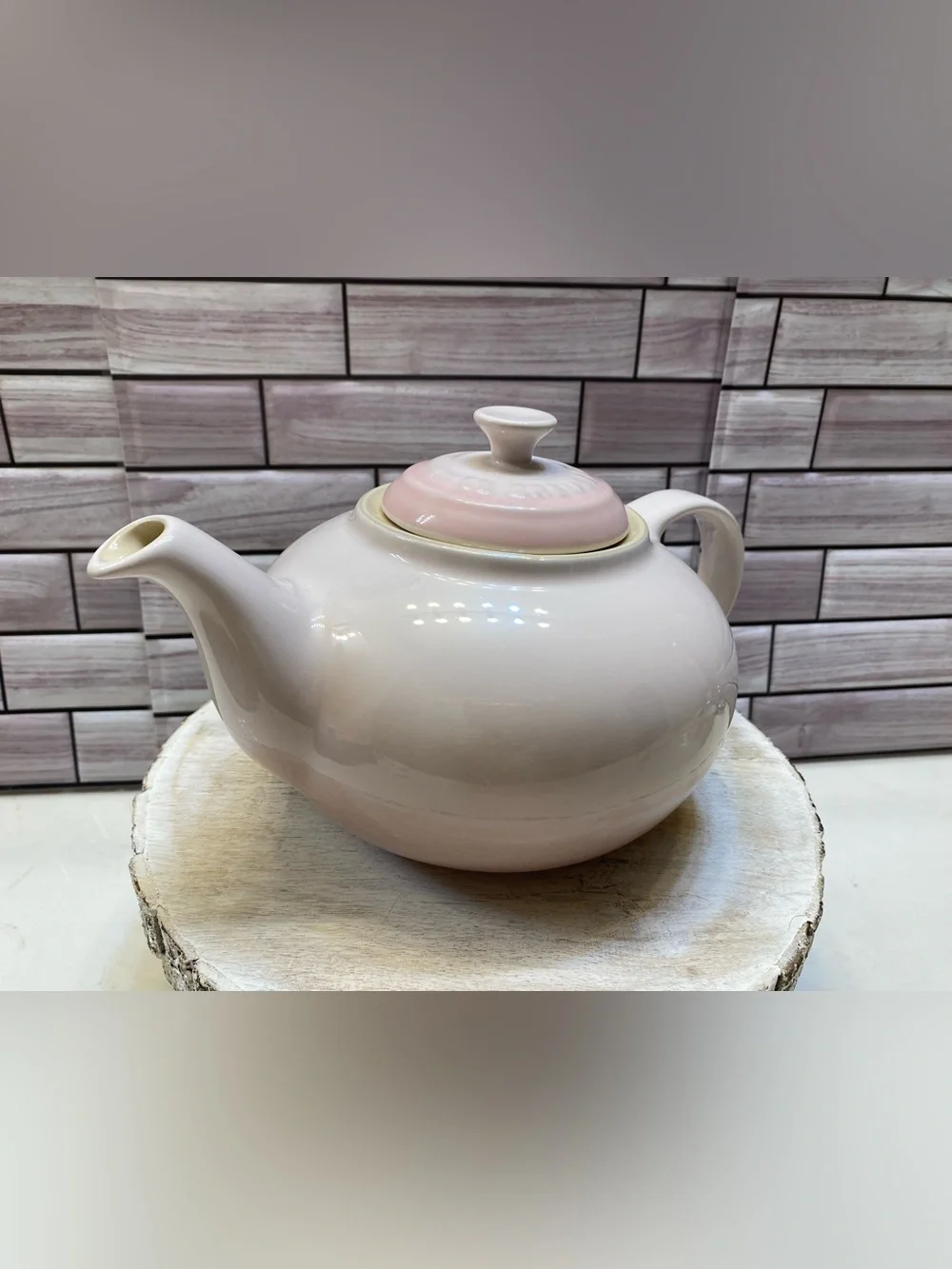 Le Creuset ❤️Teapot 1.3L Teapot Shell Pink New